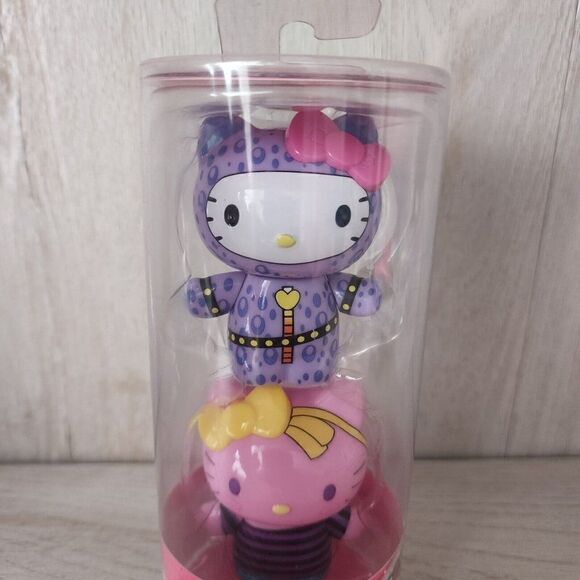 Hello Kitty by Sanrio Jakks Pacific Figure Designer Collectibles - Bedtime 2.5" - Picture 2 of 6